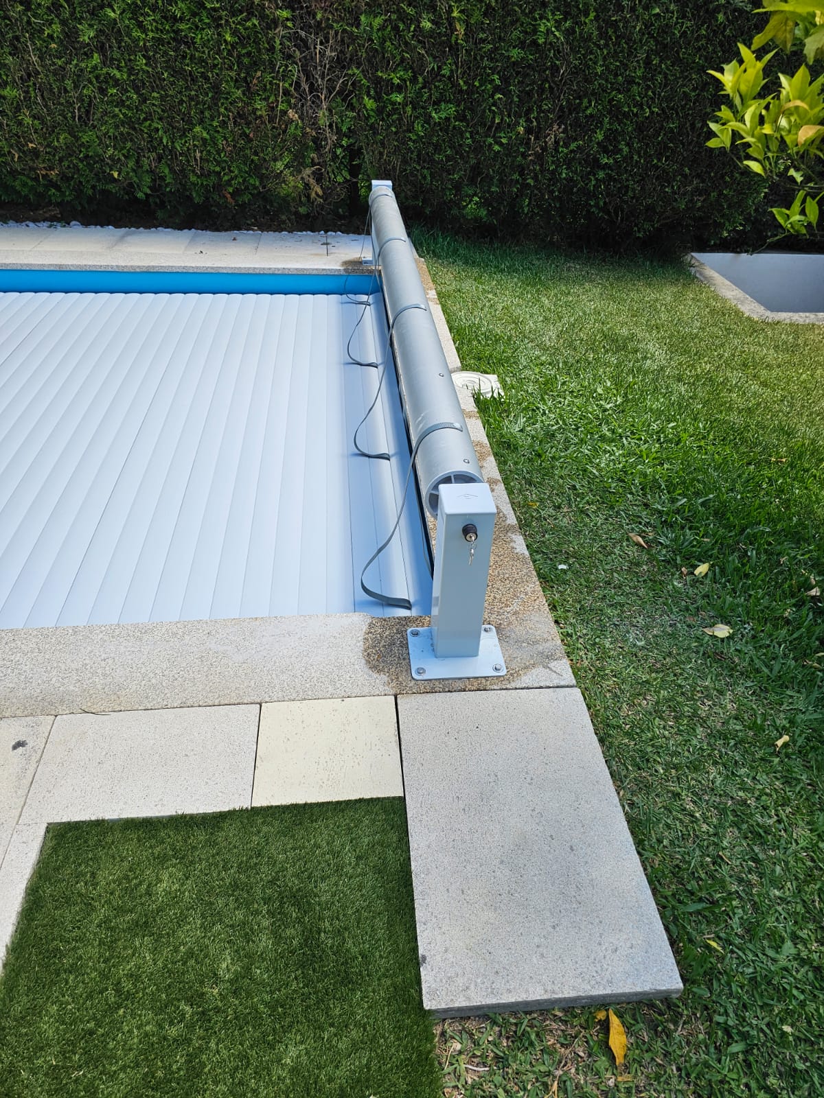 Cobertura de Lâminas com Enrolador Exterior Eletrico